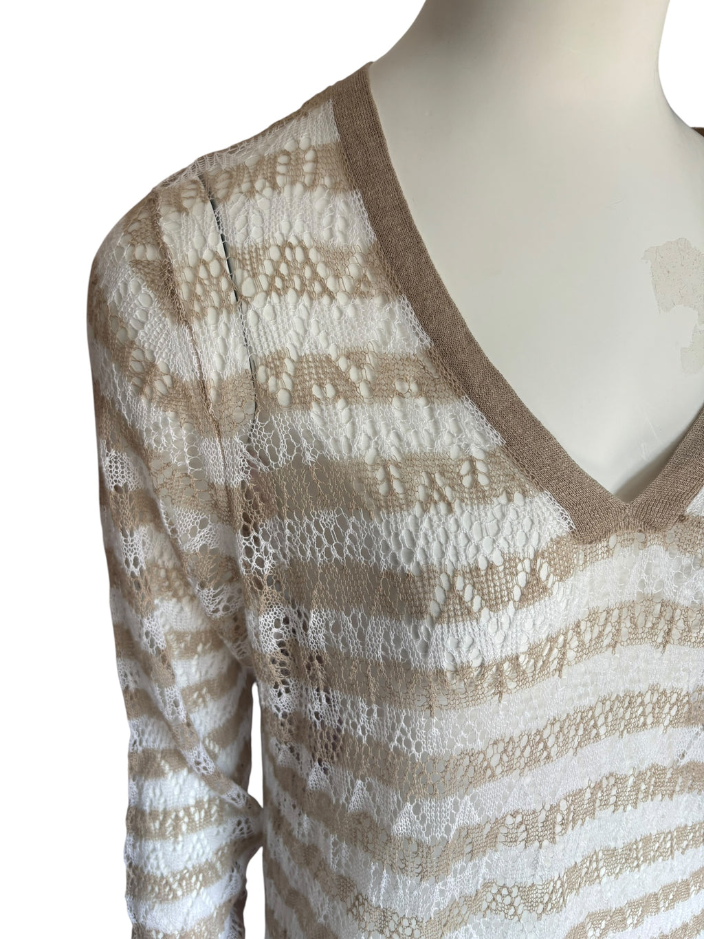 Beige and White V-Neck Delicate Knit Top Size XL
