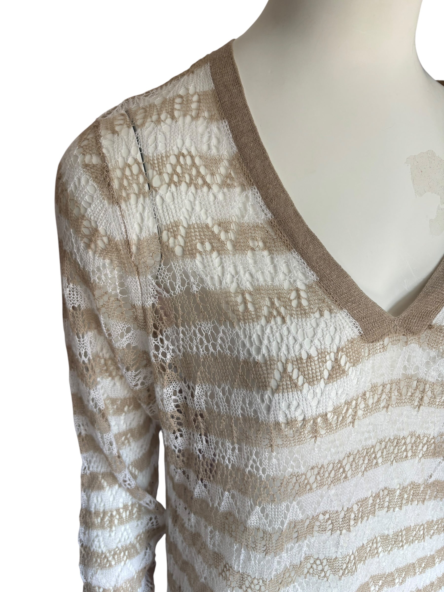 Beige and White V-Neck Delicate Knit Top Size XL
