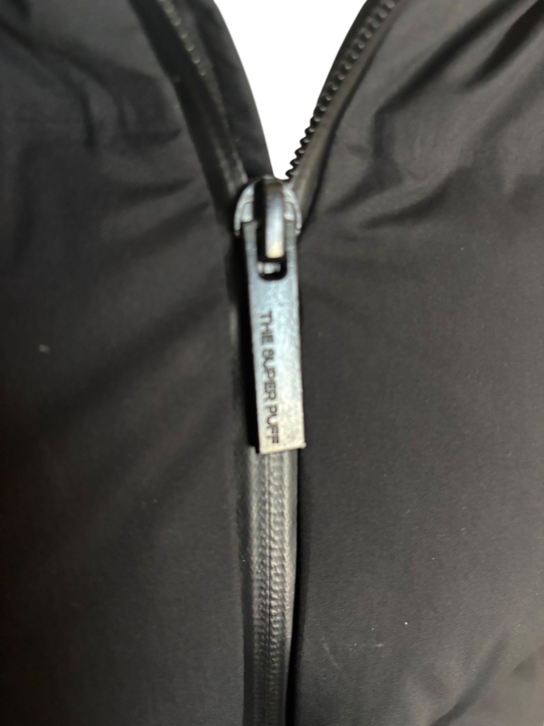 Aritzia THE SUPER PUFF Black Puffer Hooded Jacket Down Fill Parka Size Large