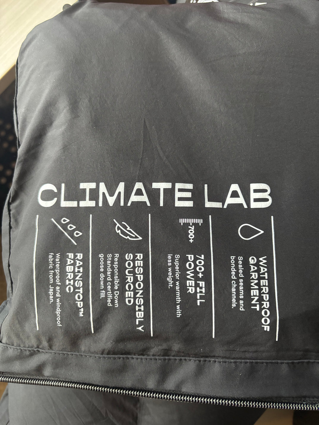 Aritzia THE SUPER PUFF Black Puffer Hooded Jacket Down Fill Parka Size Large