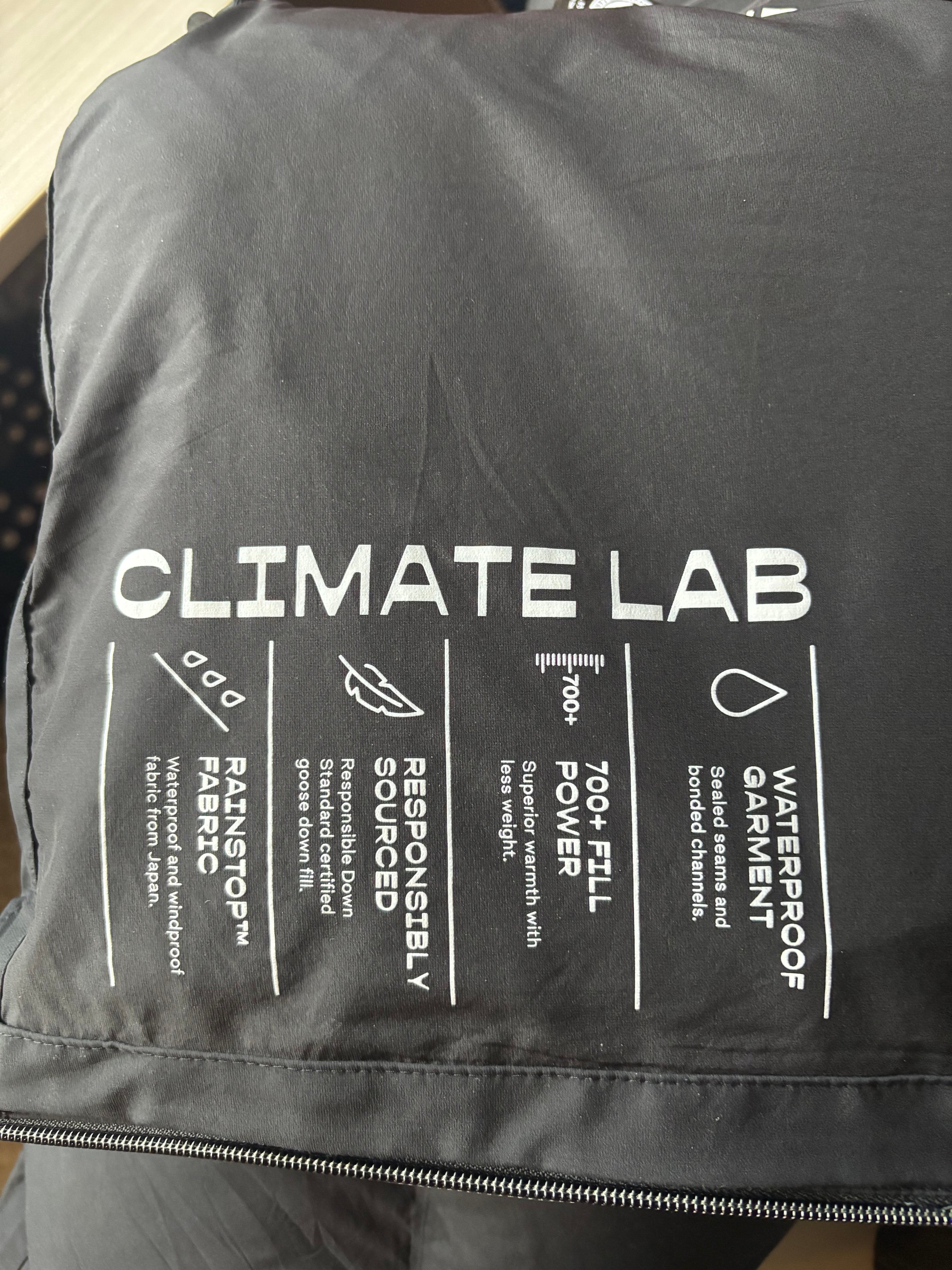 Aritzia THE SUPER PUFF Black Puffer Hooded Jacket Down Fill Parka Size Large