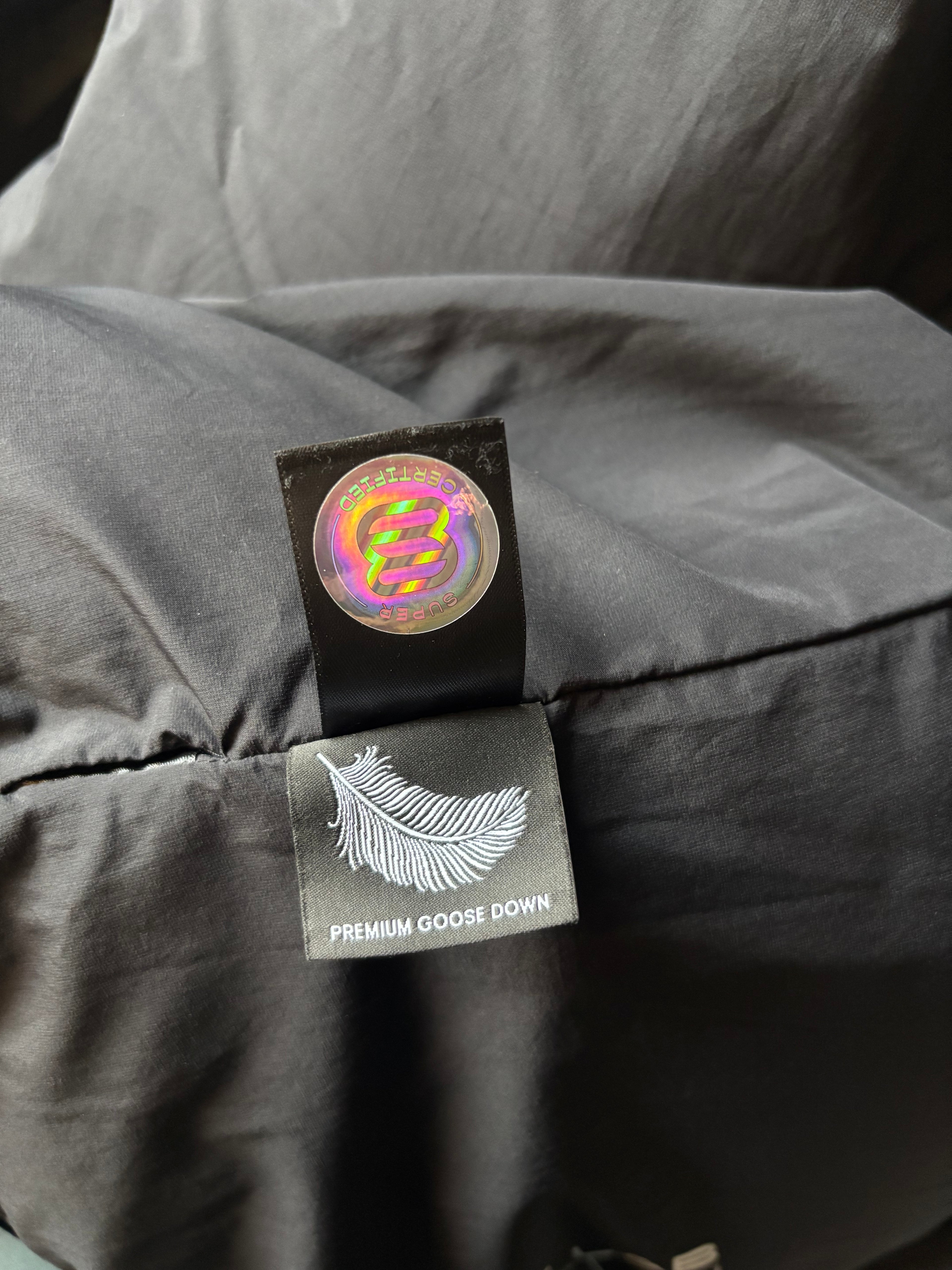 Aritzia THE SUPER PUFF Black Puffer Hooded Jacket Down Fill Parka Size Large