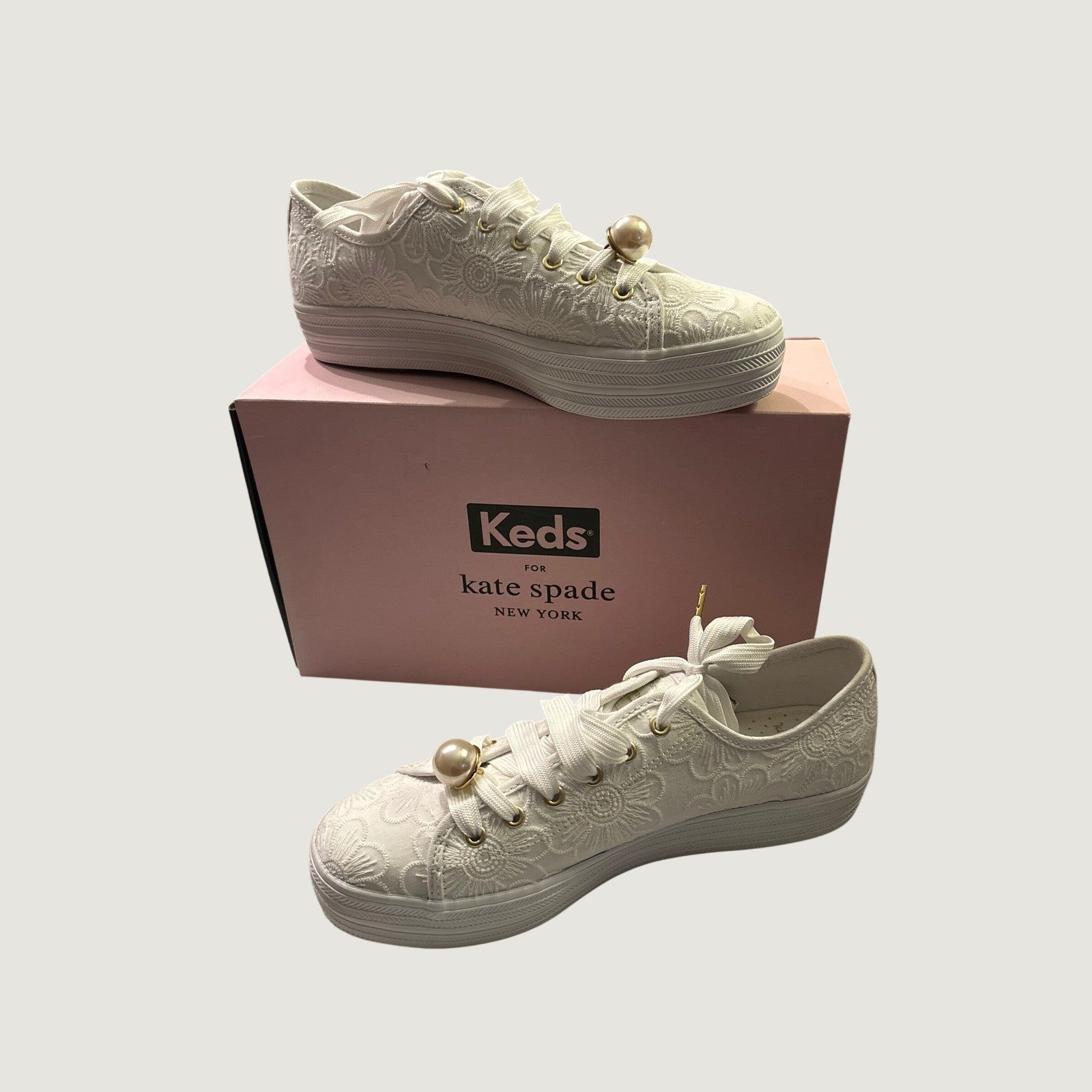 Keds Kate Spade Triple Kick White Floral Eyelet Pearl Sneakers WF66108 Size9.5